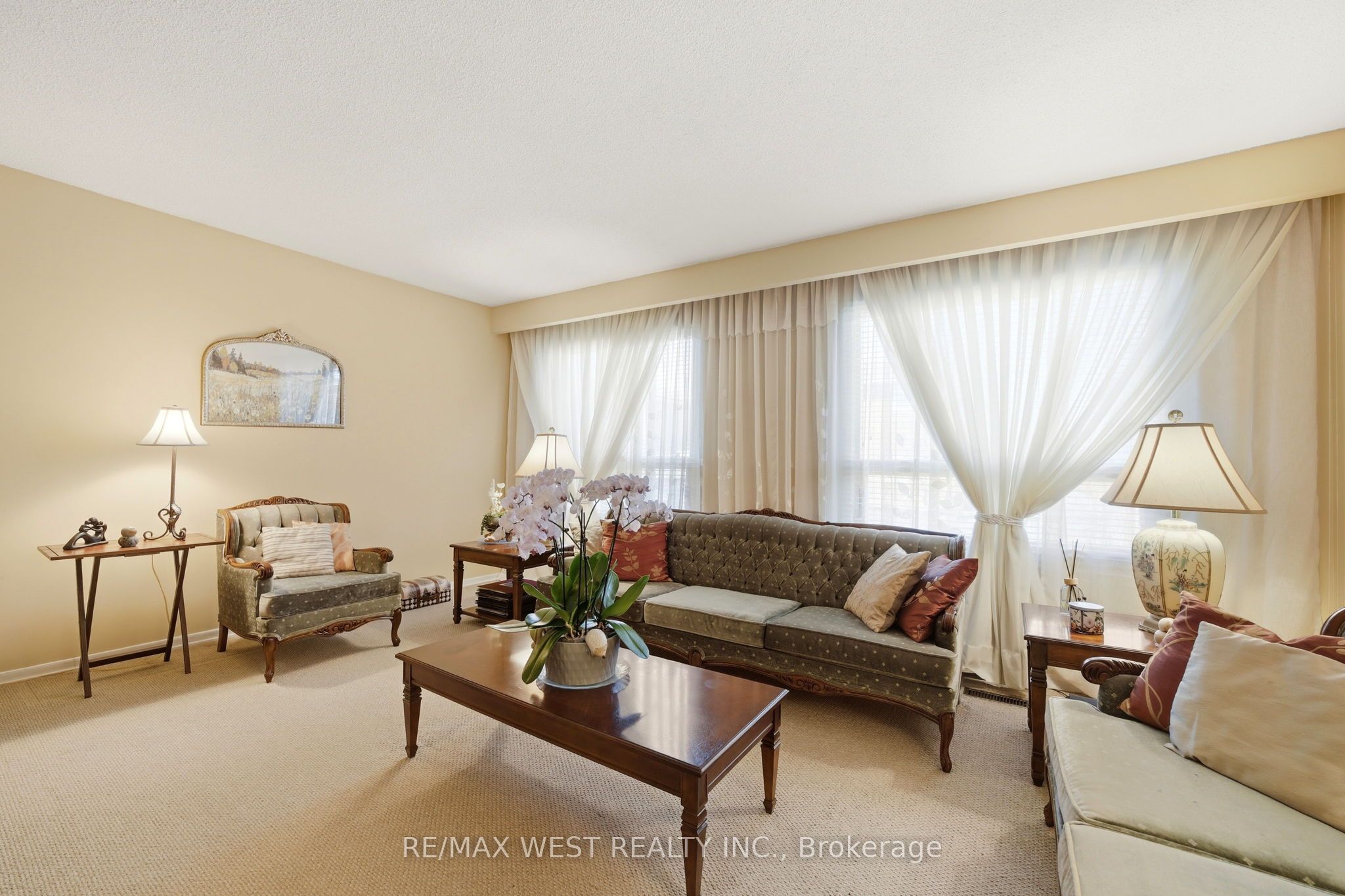 Photo 8 of 68 Buckland Way, Brampton, Madoc — HOMEH