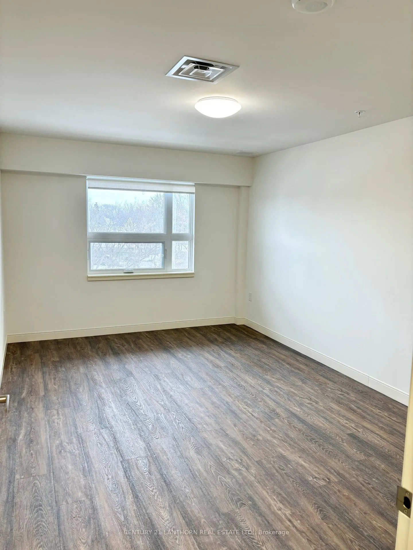 Photo 5 of Unit 218, 135 Station Street S, Belleville, Belleville Ward — HOMEH
