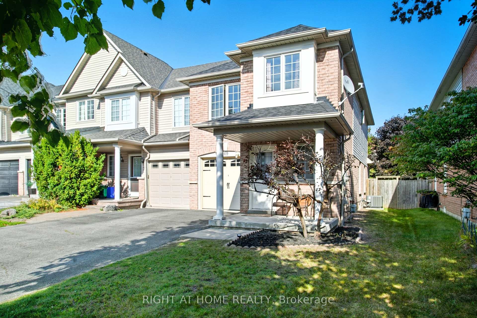 Photo 2 of 69 Cathedral Drive, Whitby, Rolling Acres — HOMEH