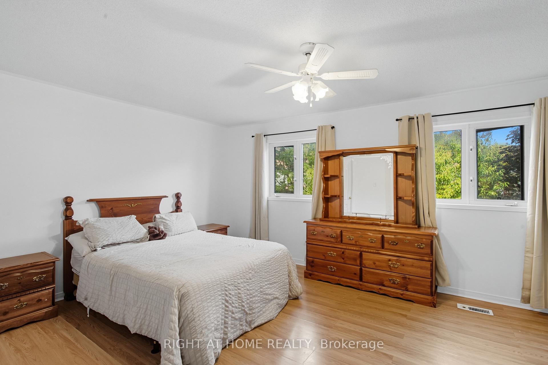 Photo 12 of 69 Cathedral Drive, Whitby, Rolling Acres — HOMEH