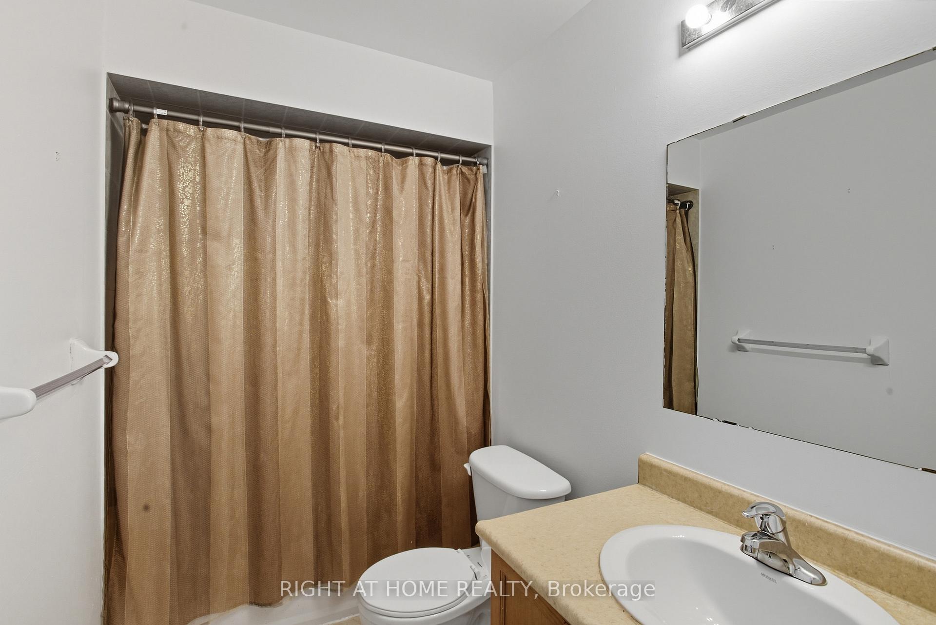 Photo 17 of 69 Cathedral Drive, Whitby, Rolling Acres — HOMEH