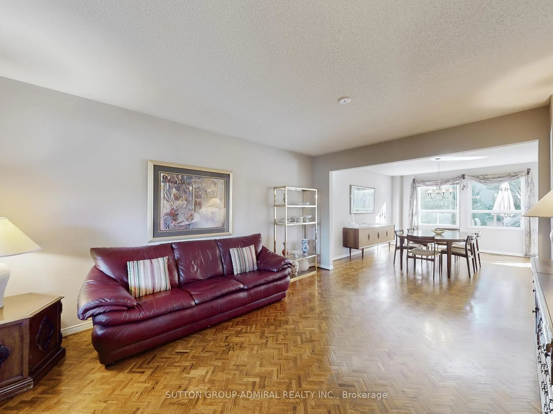 Photo 7 of 25 Mill Arbour Lane, Vaughan, Brownridge — HOMEH
