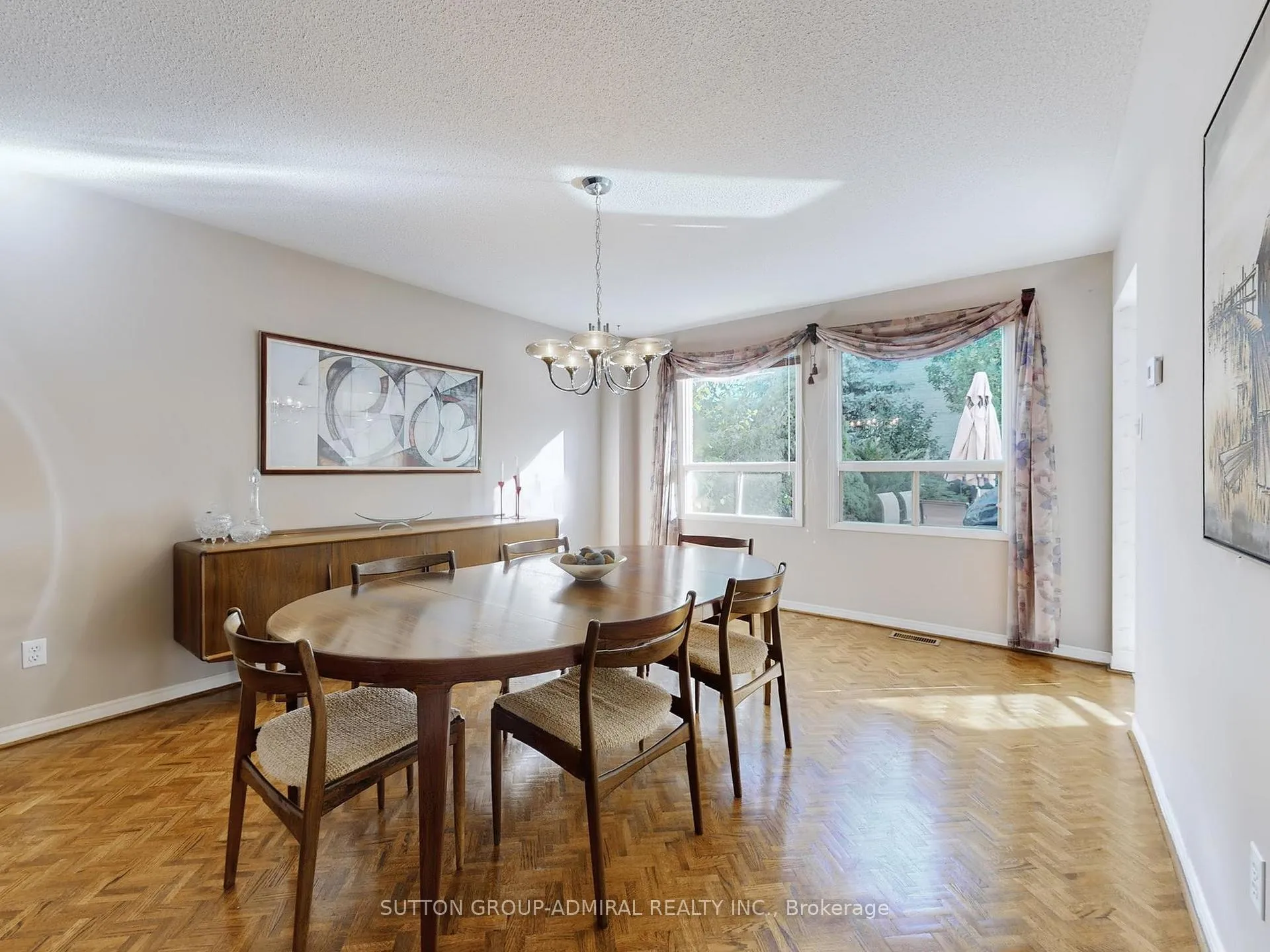 Photo 9 of 25 Mill Arbour Lane, Vaughan, Brownridge — HOMEH