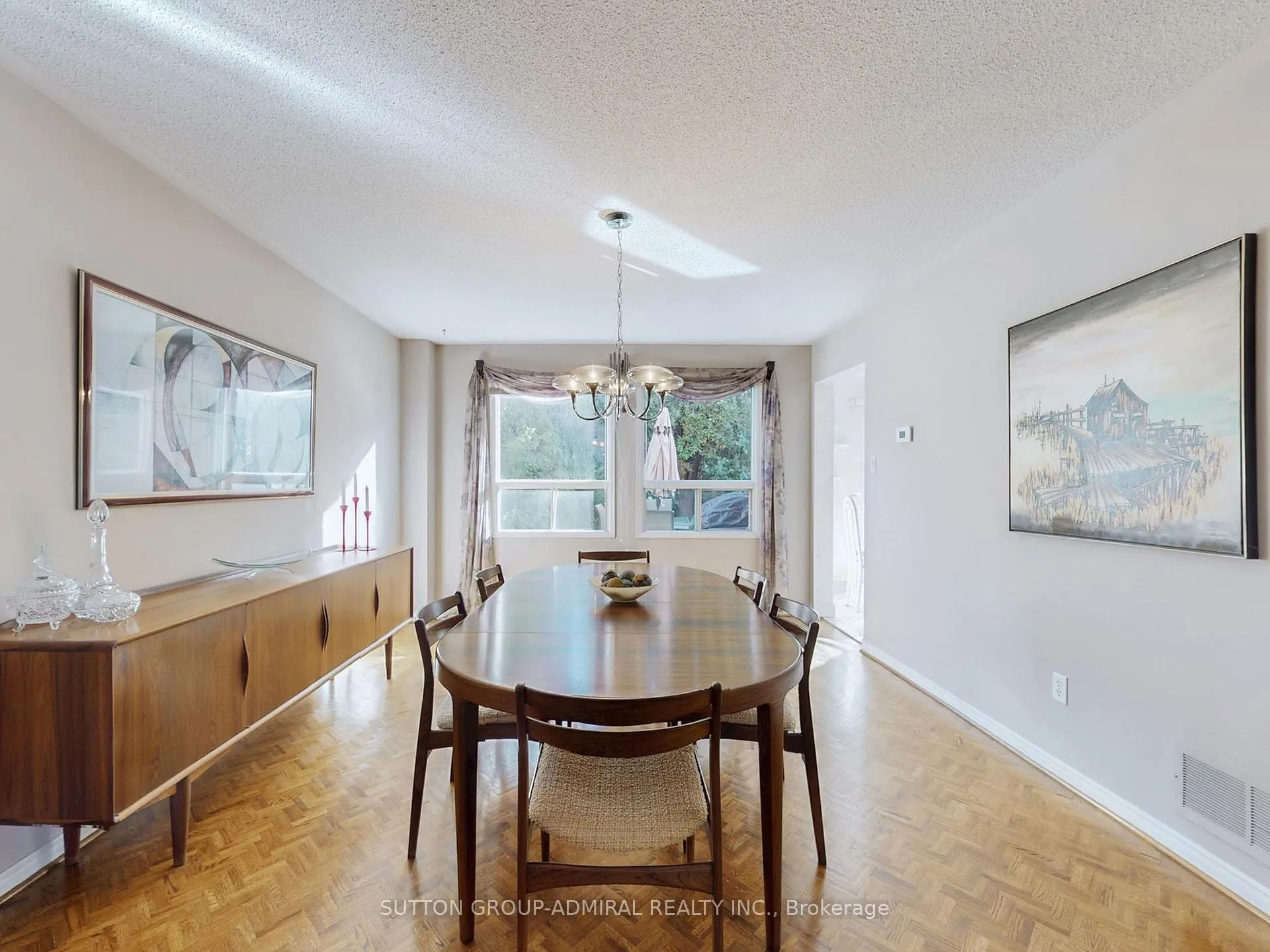 Photo 10 of 25 Mill Arbour Lane, Vaughan, Brownridge — HOMEH