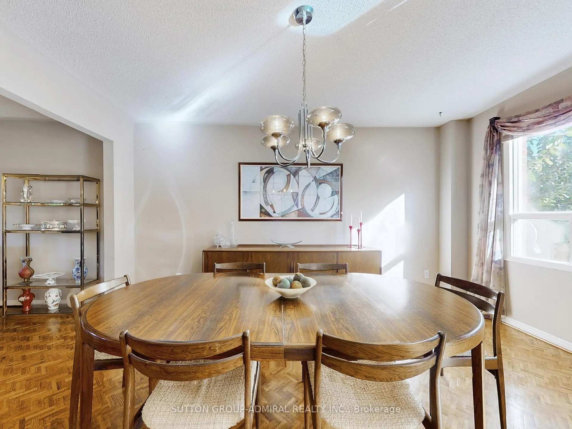 Photo 11 of 25 Mill Arbour Lane, Vaughan, Brownridge — HOMEH