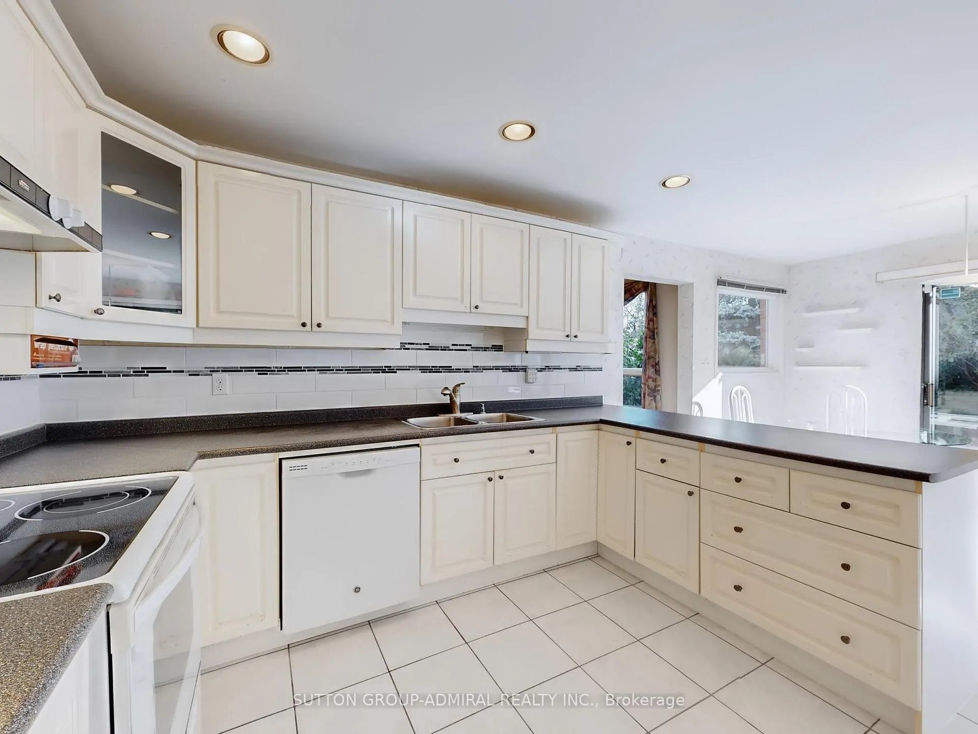 Photo 17 of 25 Mill Arbour Lane, Vaughan, Brownridge — HOMEH
