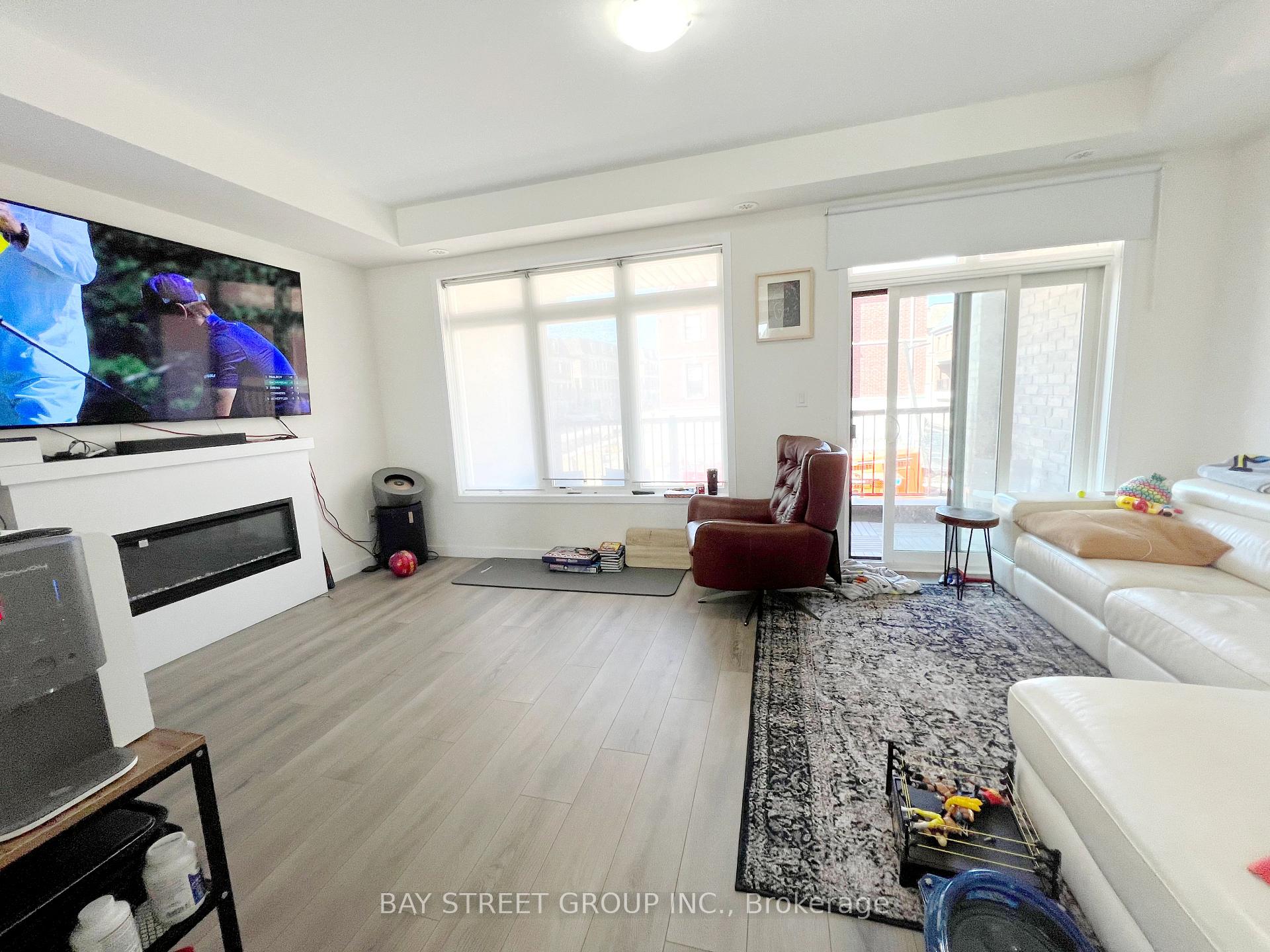 Photo 13 of 10 Mcnaughton Road, Vaughan, Maple — HOMEH