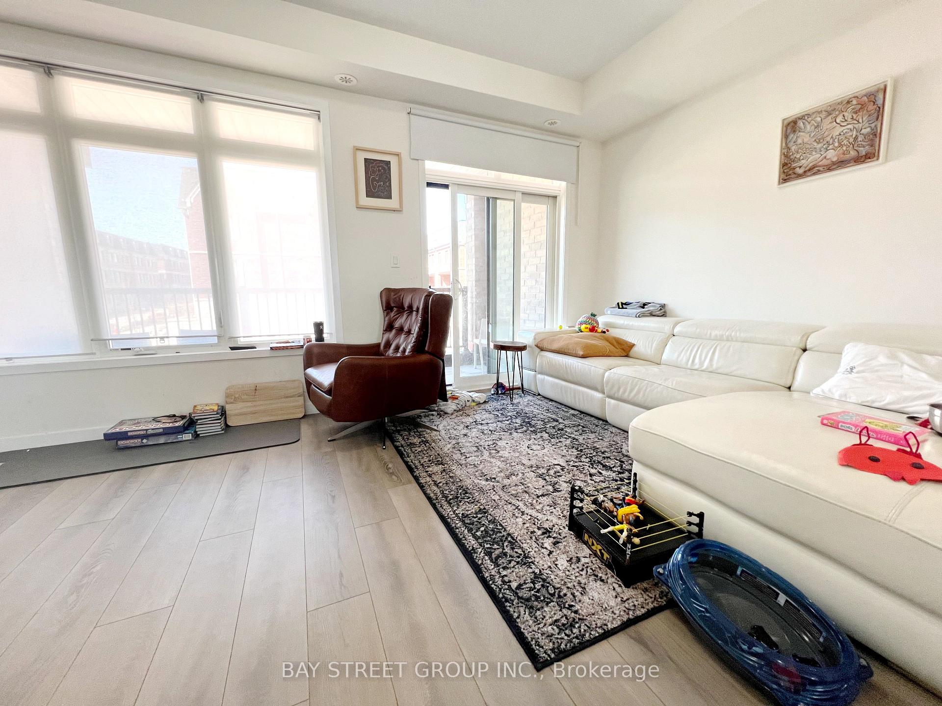 Photo 15 of 10 Mcnaughton Road, Vaughan, Maple — HOMEH