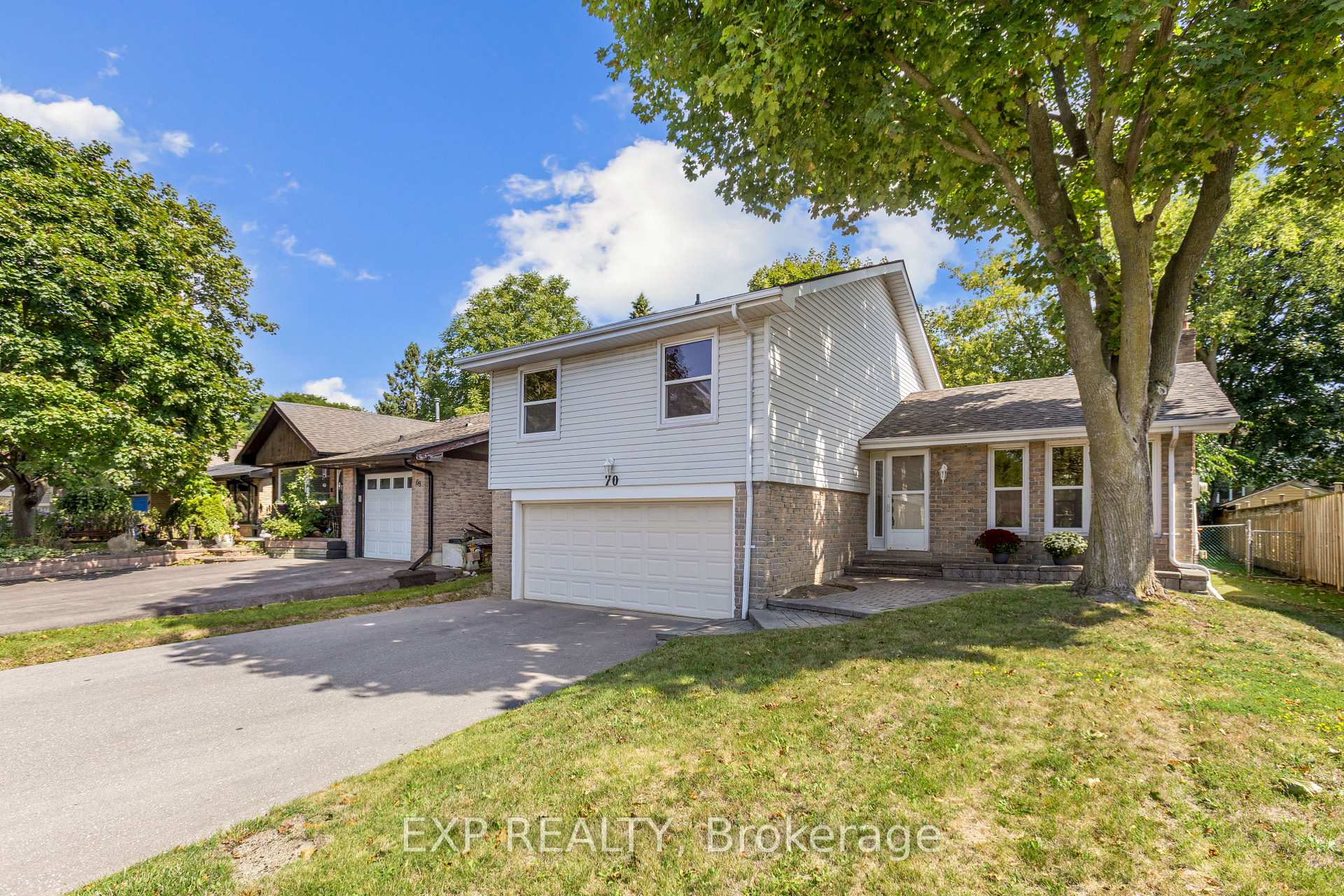 Photo 2 of 70 Pilkington Crescent, Whitby, Pringle Creek — HOMEH