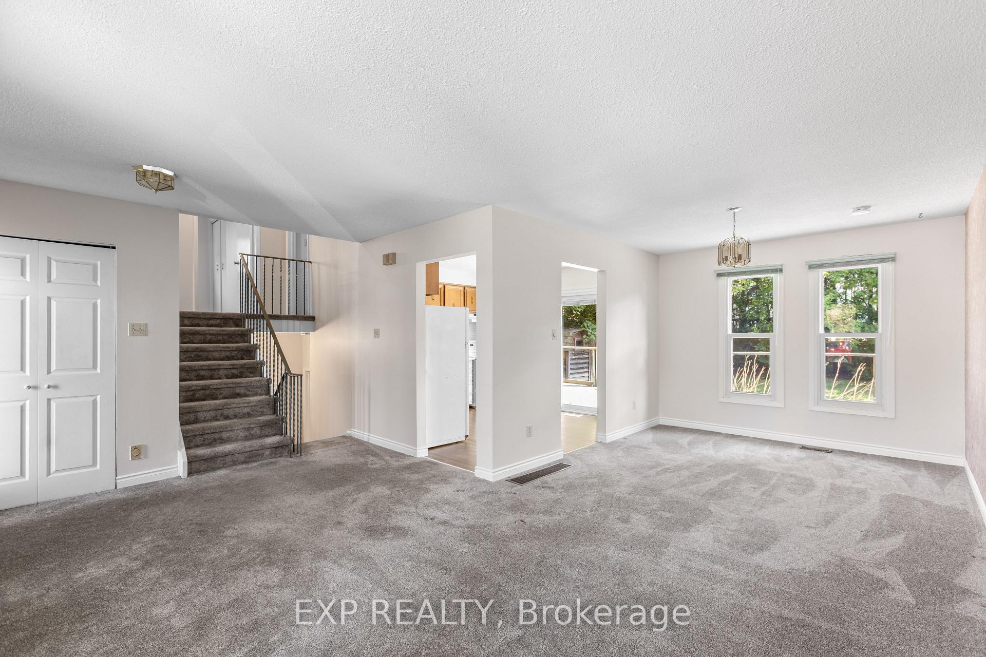 Photo 5 of 70 Pilkington Crescent, Whitby, Pringle Creek — HOMEH