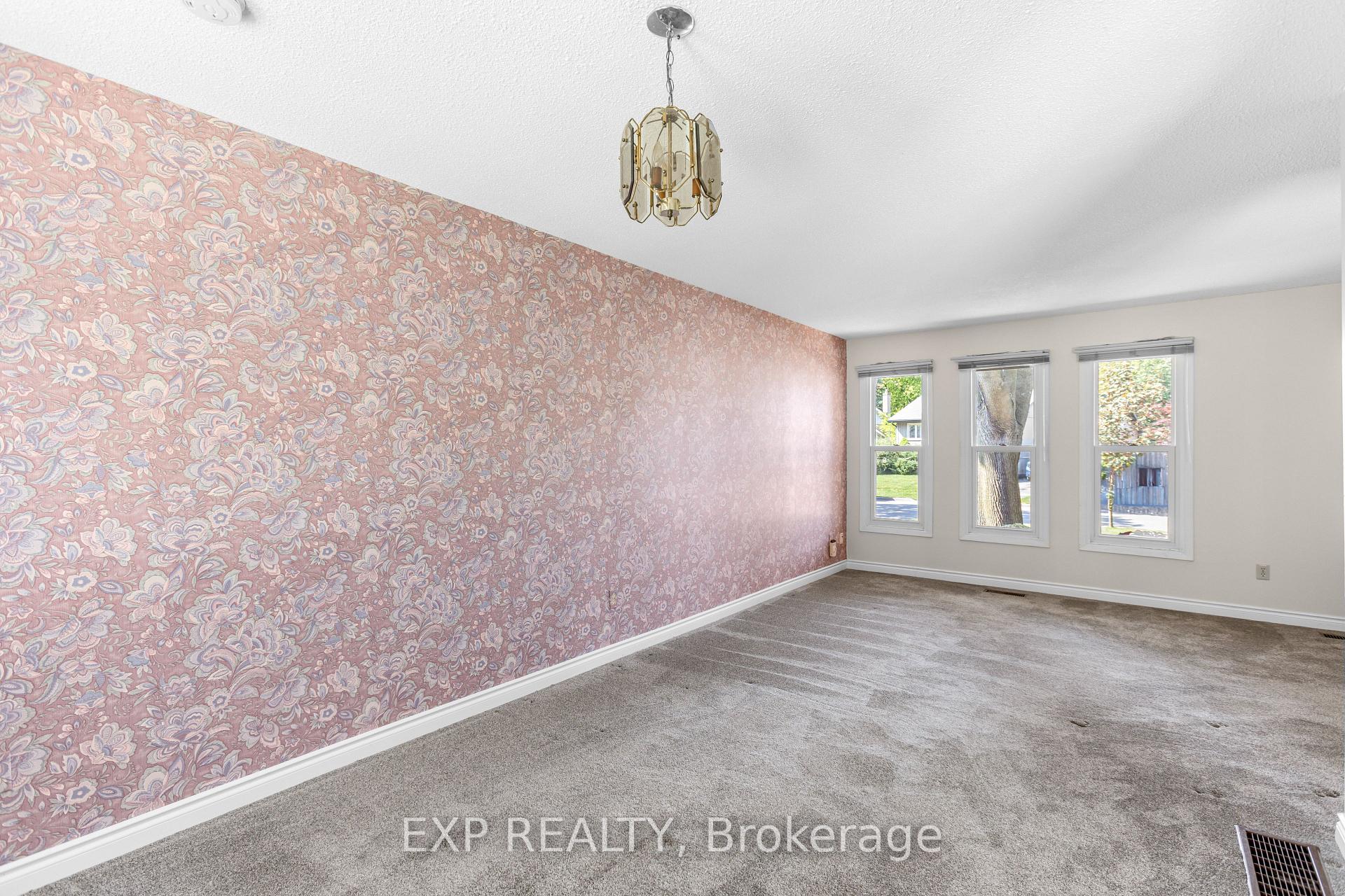 Photo 10 of 70 Pilkington Crescent, Whitby, Pringle Creek — HOMEH