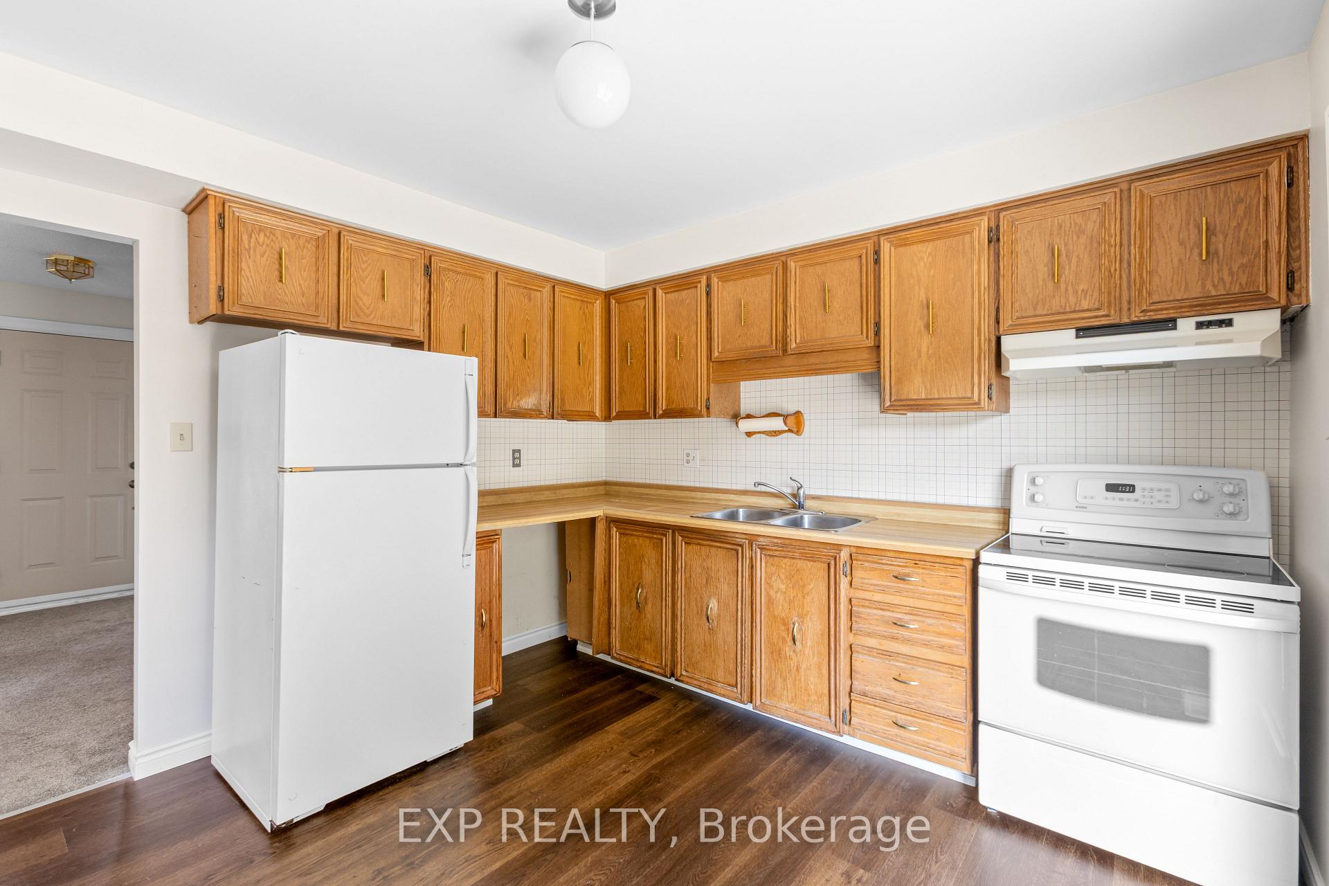 Photo 12 of 70 Pilkington Crescent, Whitby, Pringle Creek — HOMEH