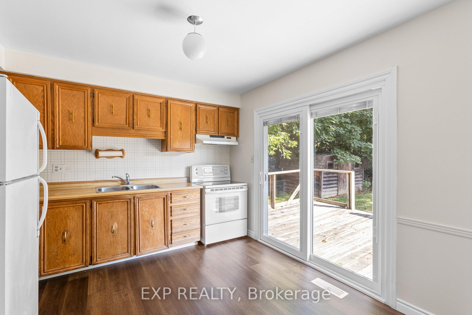 Photo 13 of 70 Pilkington Crescent, Whitby, Pringle Creek — HOMEH