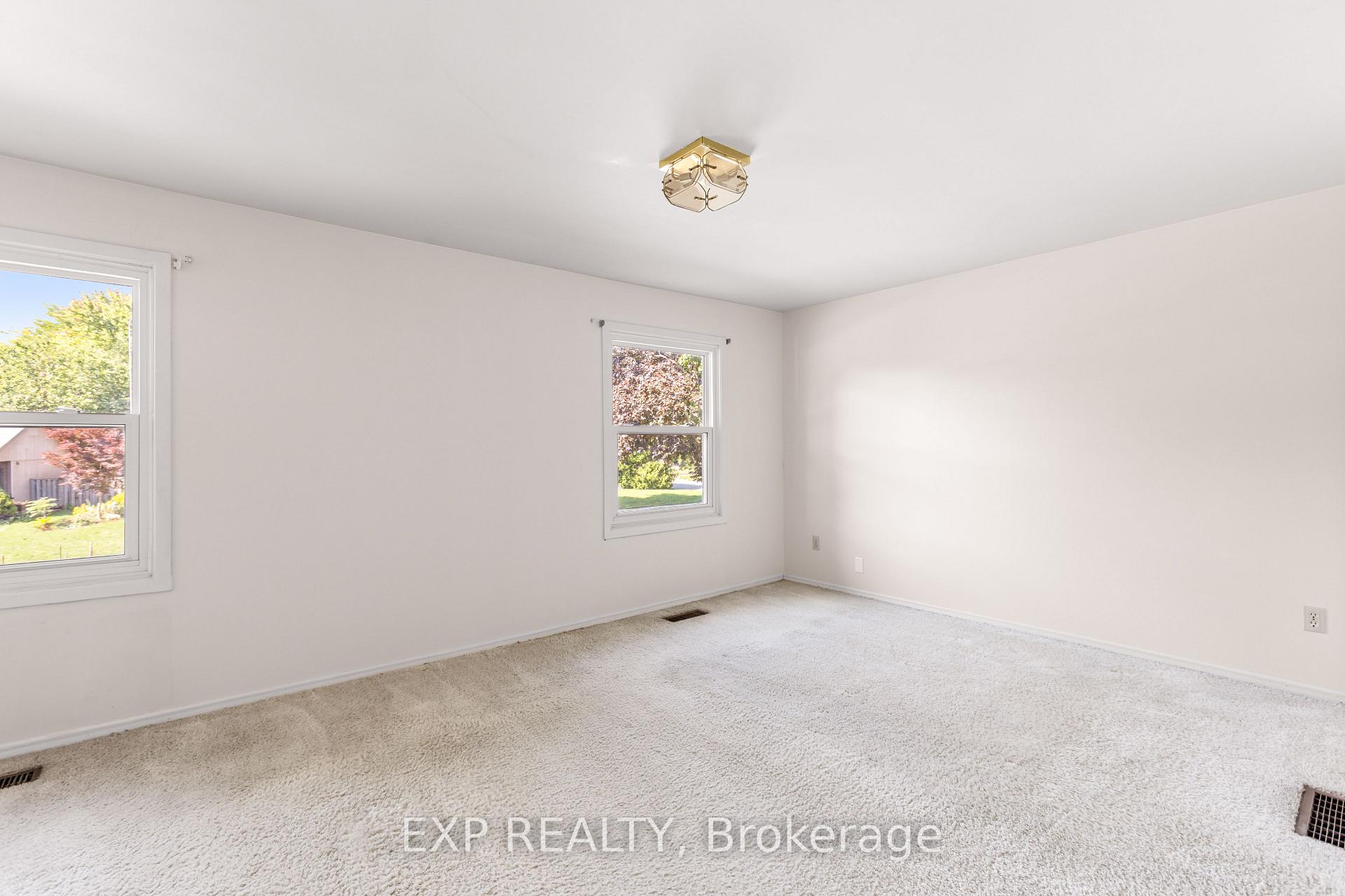 Photo 22 of 70 Pilkington Crescent, Whitby, Pringle Creek — HOMEH