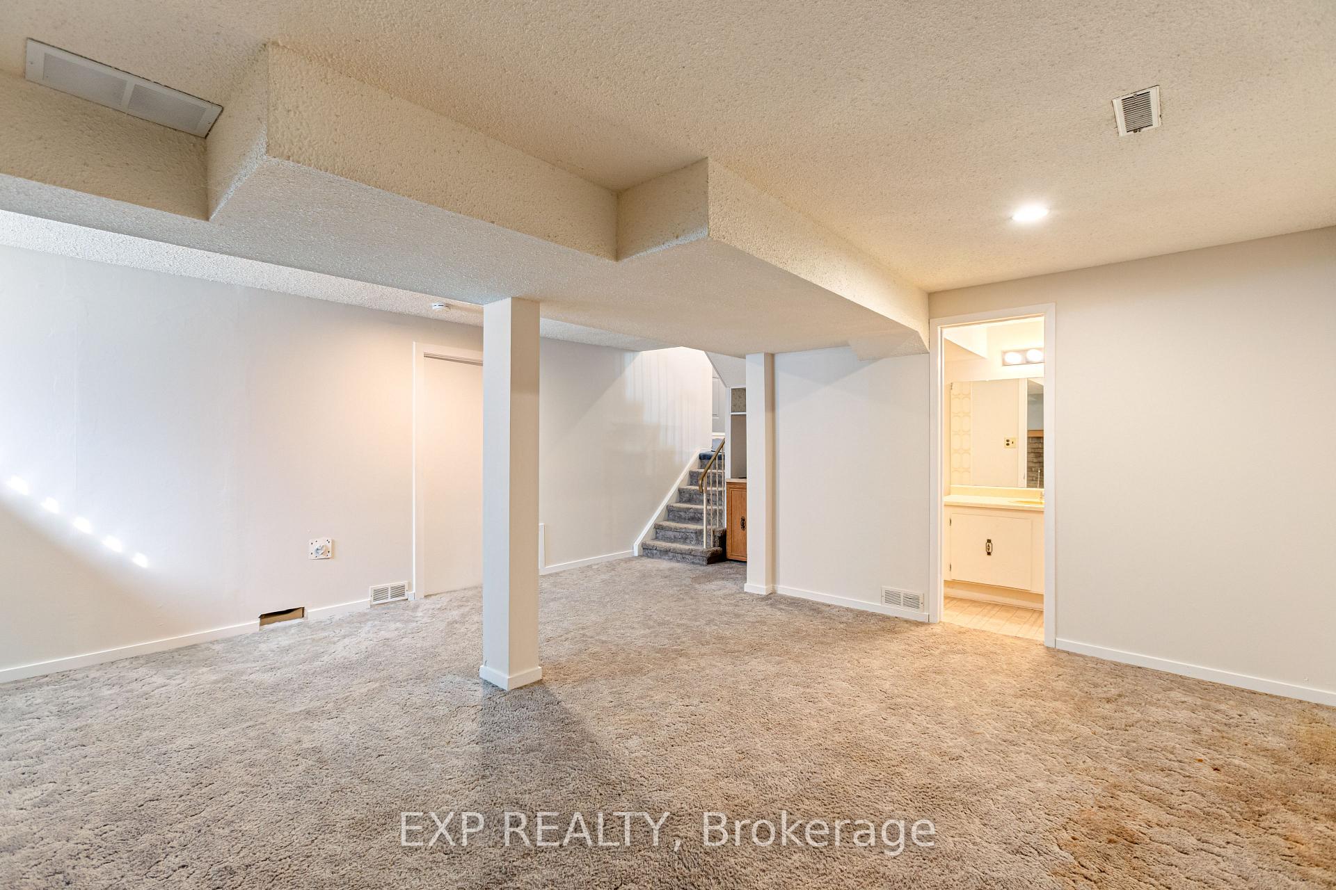 Photo 32 of 70 Pilkington Crescent, Whitby, Pringle Creek — HOMEH