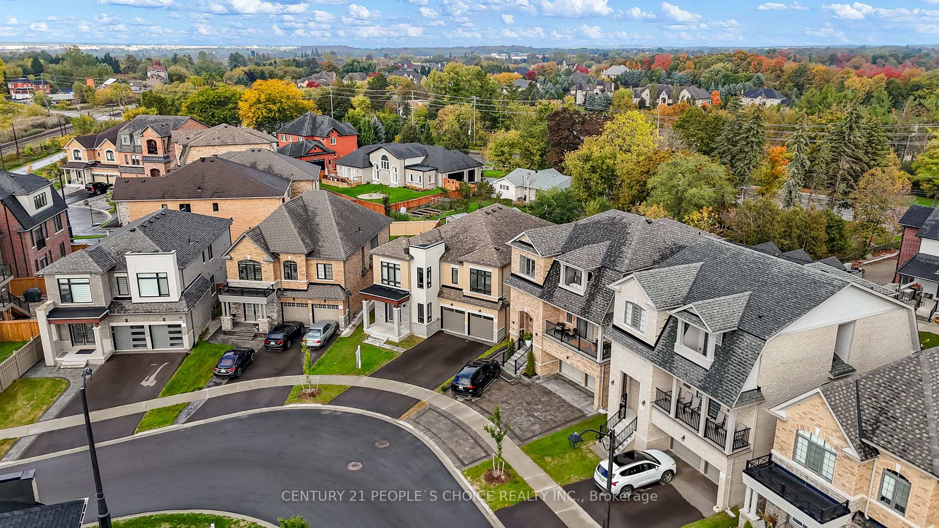 Photo 3 of 52 Coldwell Bay Circle, Vaughan, Vellore Village — HOMEH