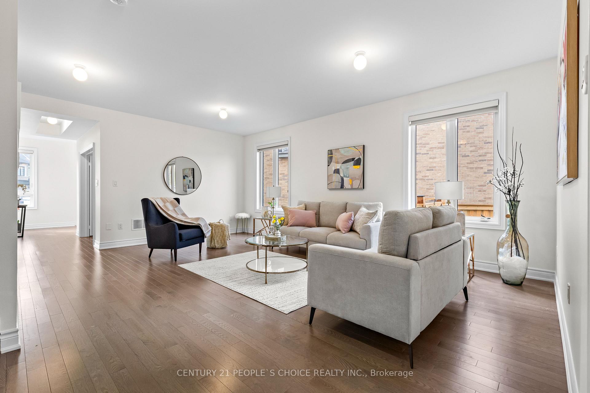 Photo 10 of 52 Coldwell Bay Circle, Vaughan, Vellore Village — HOMEH