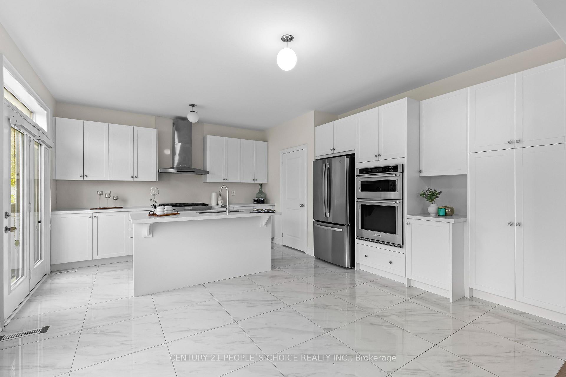 Photo 16 of 52 Coldwell Bay Circle, Vaughan, Vellore Village — HOMEH