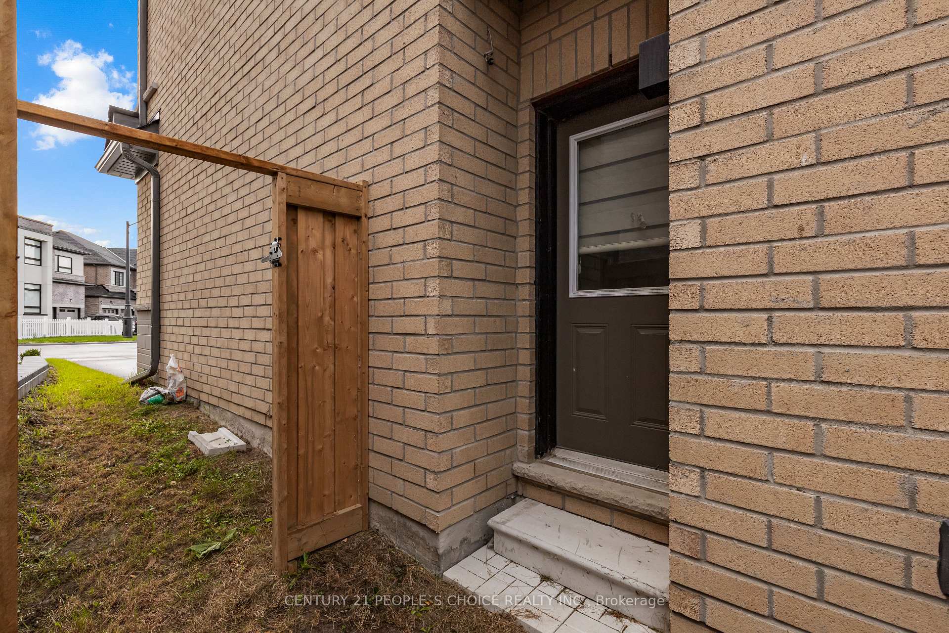 Photo 23 of 52 Coldwell Bay Circle, Vaughan, Vellore Village — HOMEH