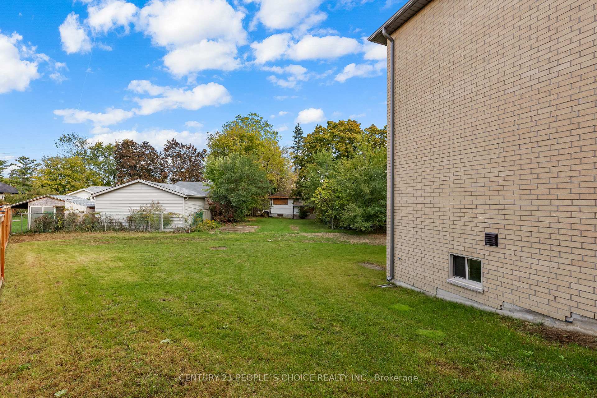 Photo 27 of 52 Coldwell Bay Circle, Vaughan, Vellore Village — HOMEH