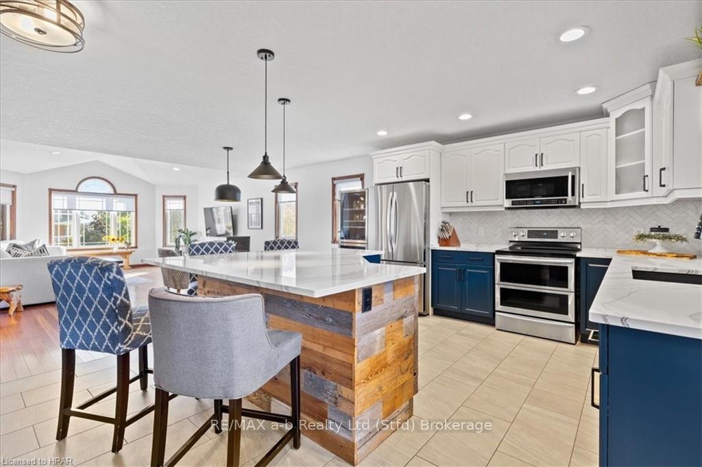 Photo 10 of 2892 Hocking Drive, West Perth, Fullarton — HOMEH