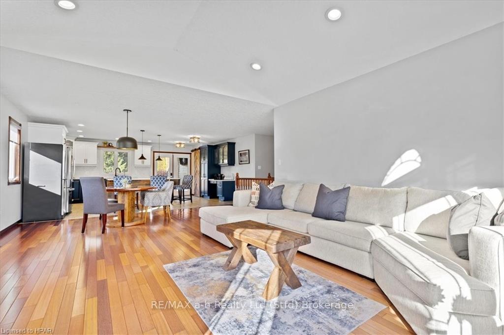 Photo 16 of 2892 Hocking Drive, West Perth, Fullarton — HOMEH