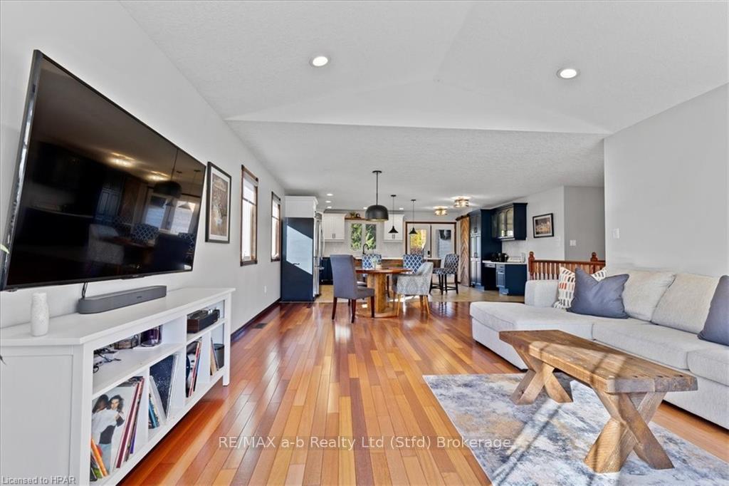 Photo 17 of 2892 Hocking Drive, West Perth, Fullarton — HOMEH