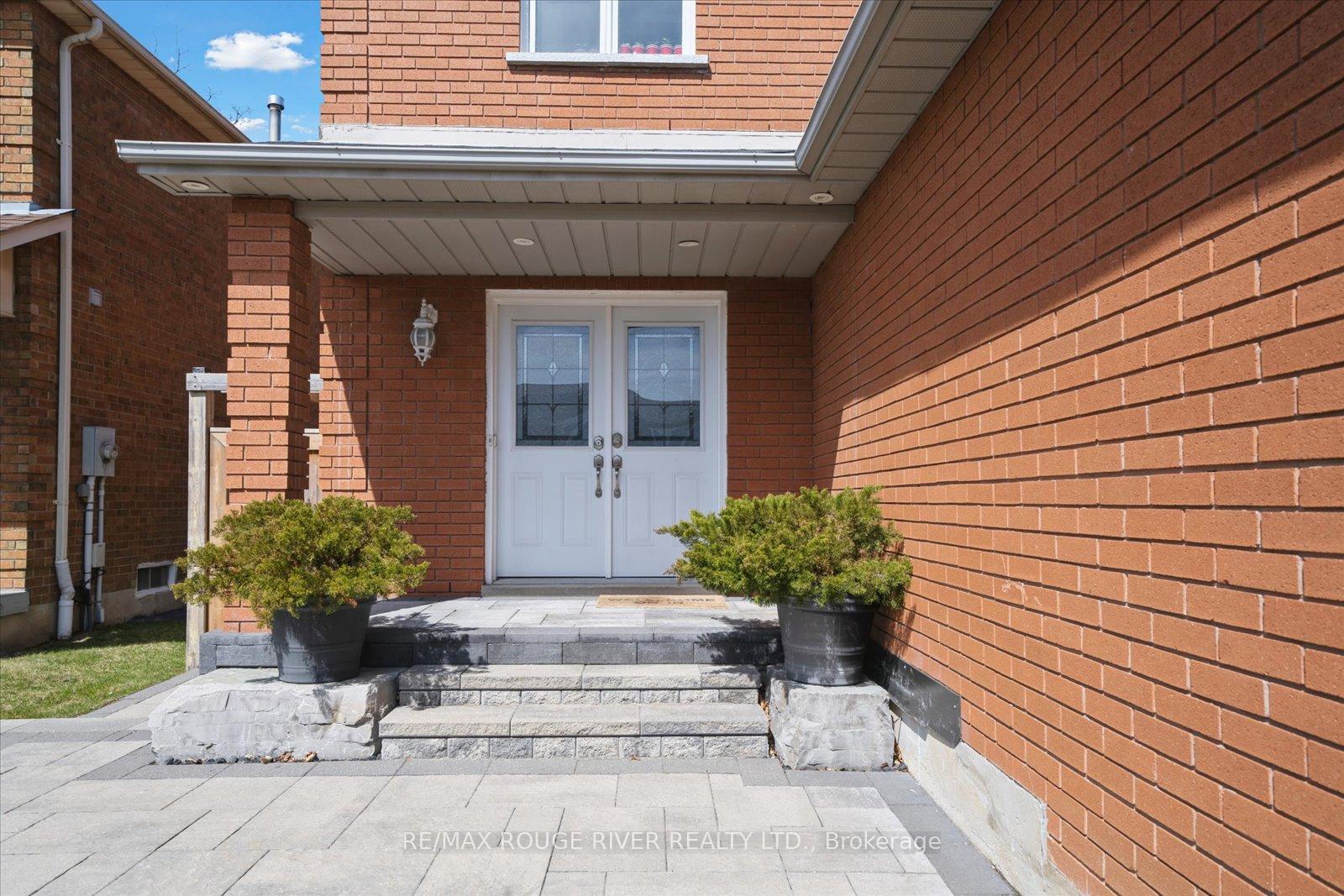 Photo 3 of Unit Bsmt, 36 Eldridge Place, Whitby, Pringle Creek — HOMEH