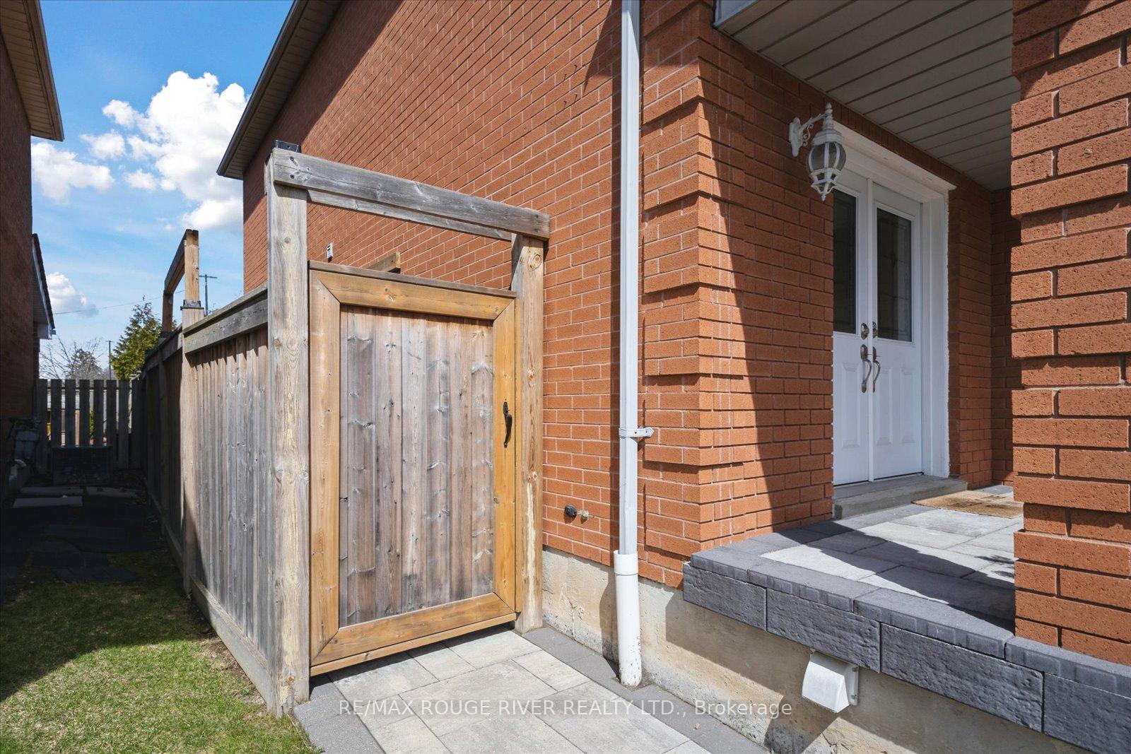 Photo 4 of Unit Bsmt, 36 Eldridge Place, Whitby, Pringle Creek — HOMEH