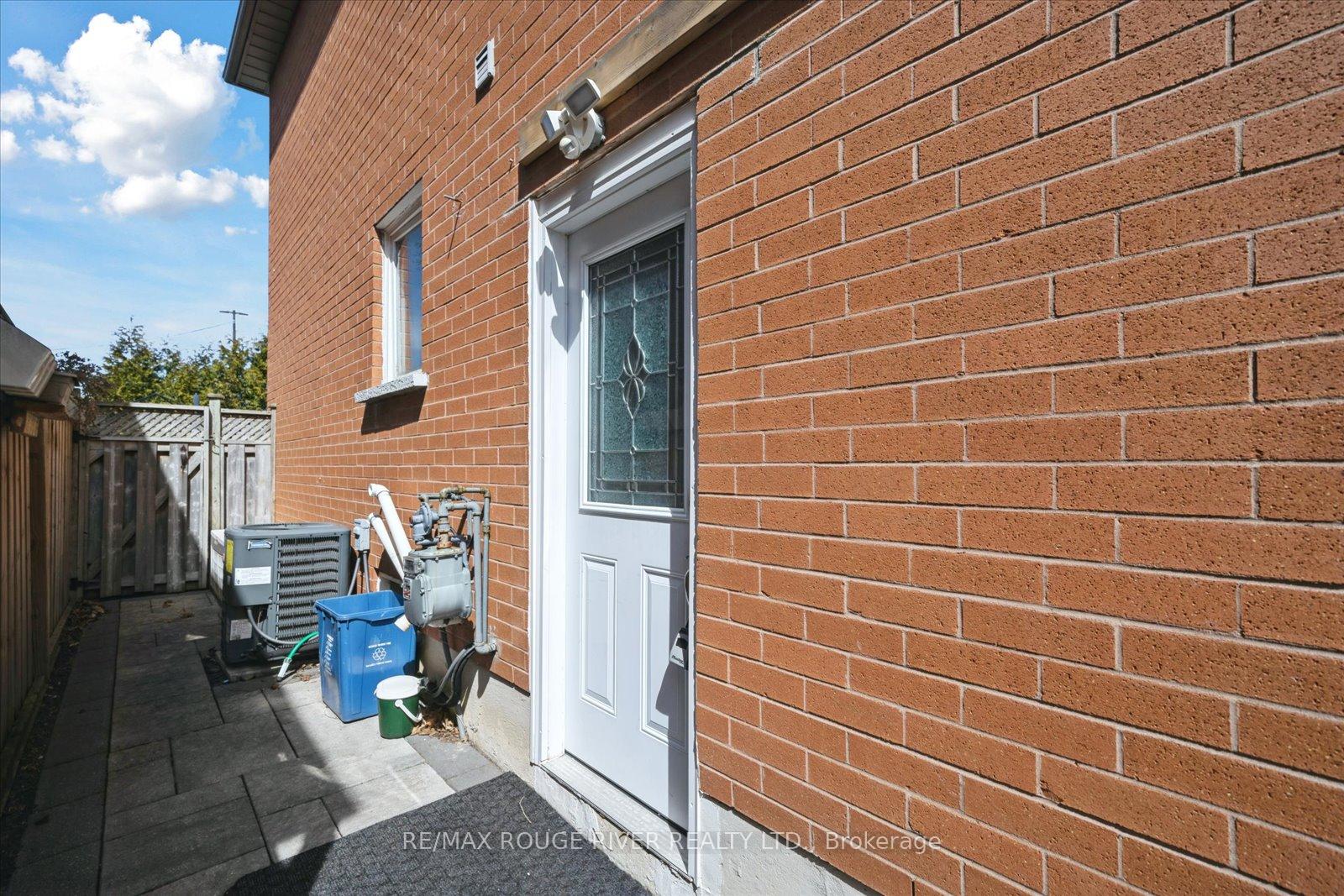 Photo 5 of Unit Bsmt, 36 Eldridge Place, Whitby, Pringle Creek — HOMEH