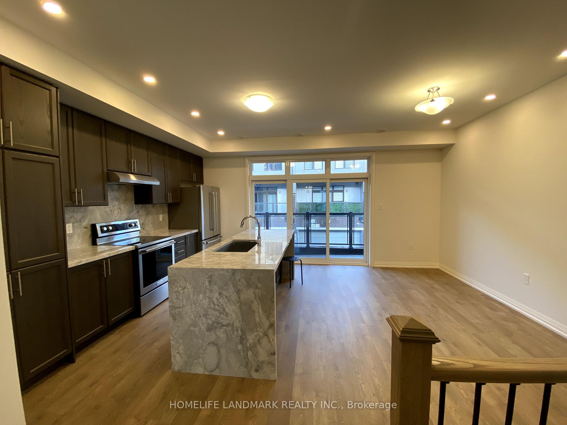 Photo 5 of 21 Cohen Way, Vaughan, Patterson — HOMEH
