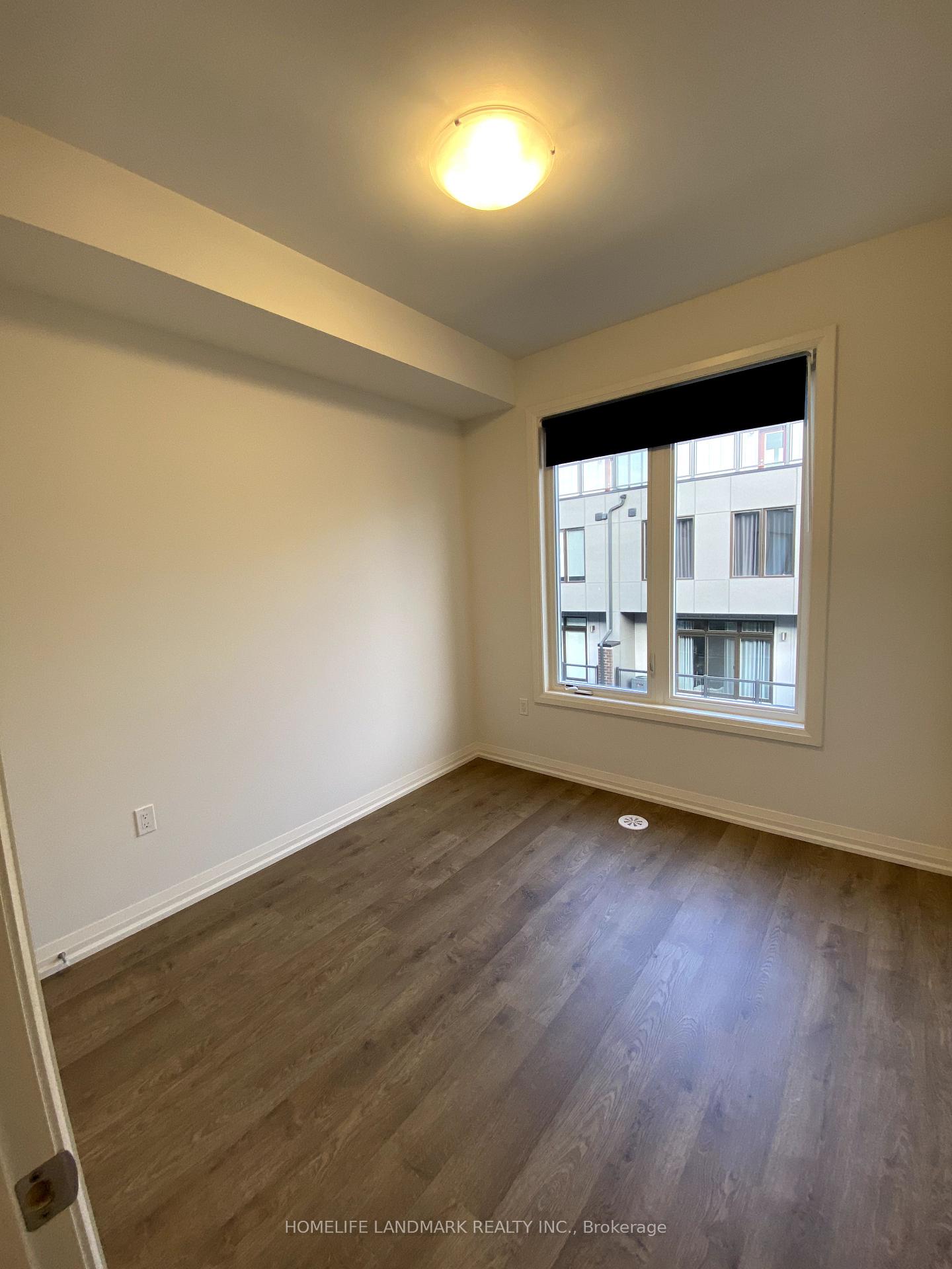 Photo 8 of 21 Cohen Way, Vaughan, Patterson — HOMEH