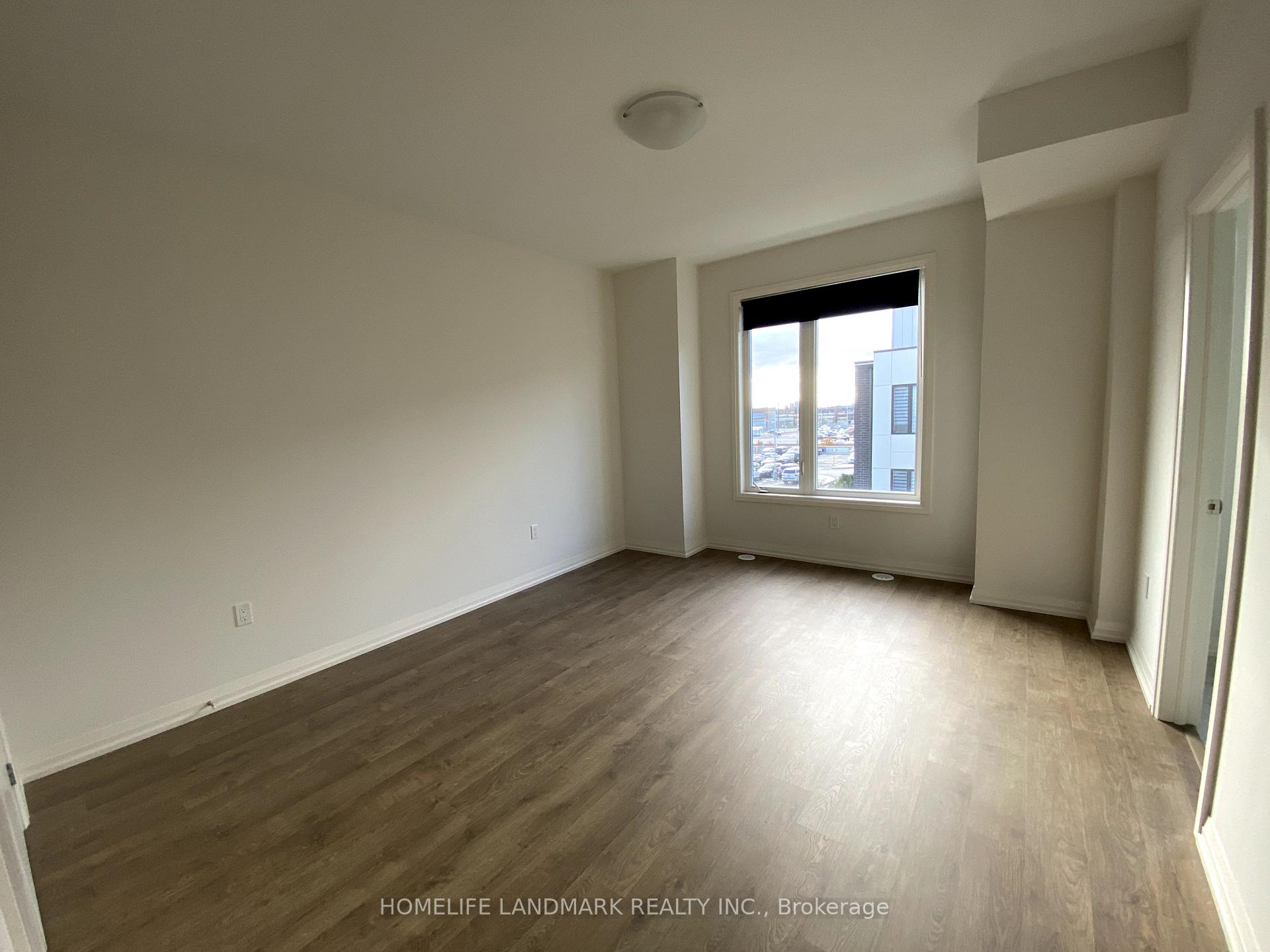 Photo 11 of 21 Cohen Way, Vaughan, Patterson — HOMEH