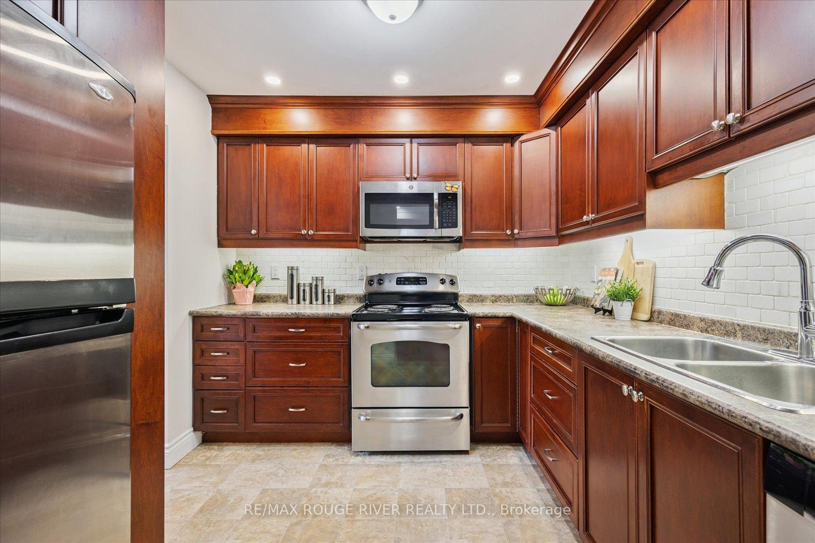 Photo 10 of 17 Wallace Drive, Whitby, Pringle Creek — HOMEH