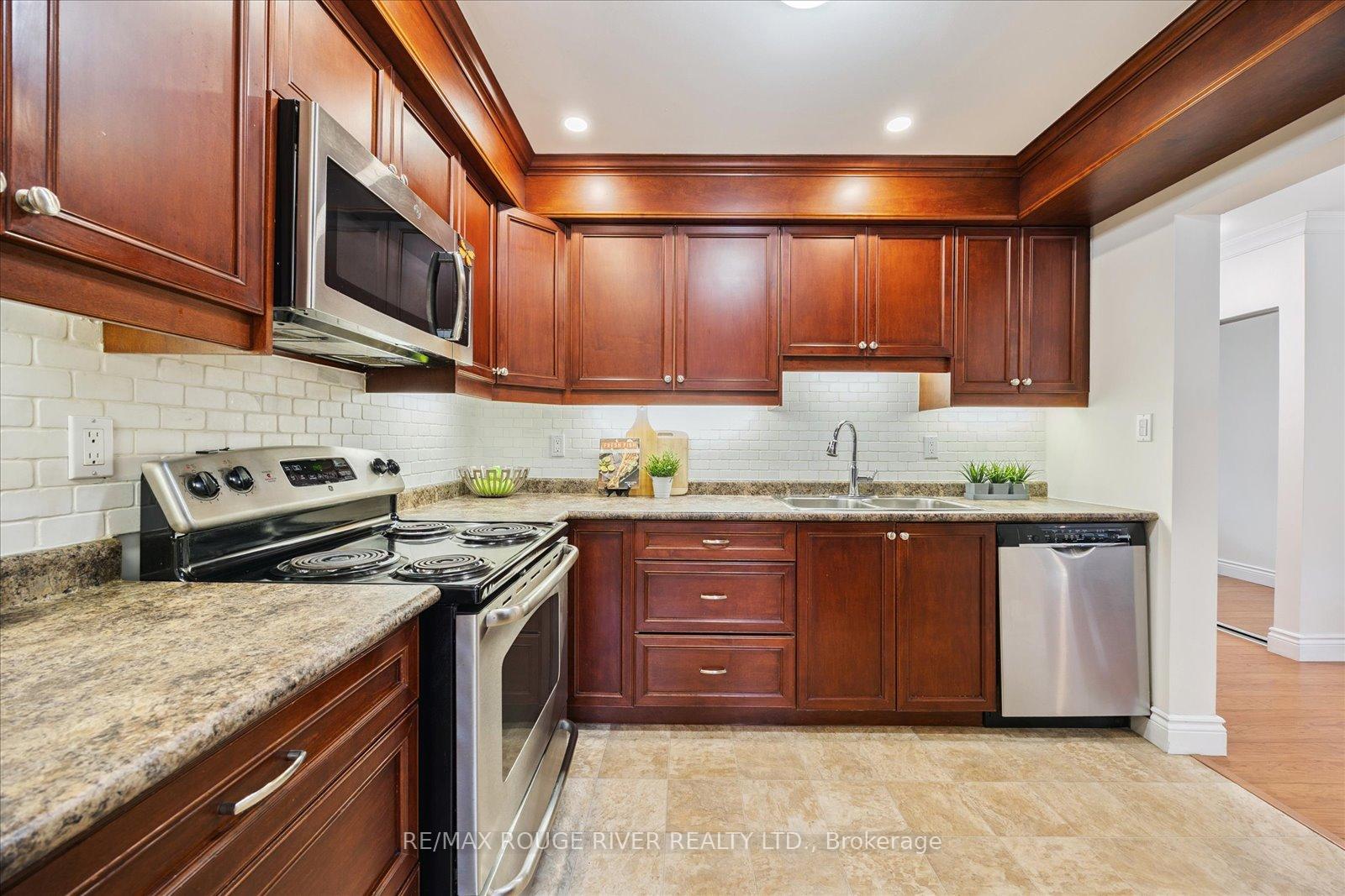 Photo 11 of 17 Wallace Drive, Whitby, Pringle Creek — HOMEH