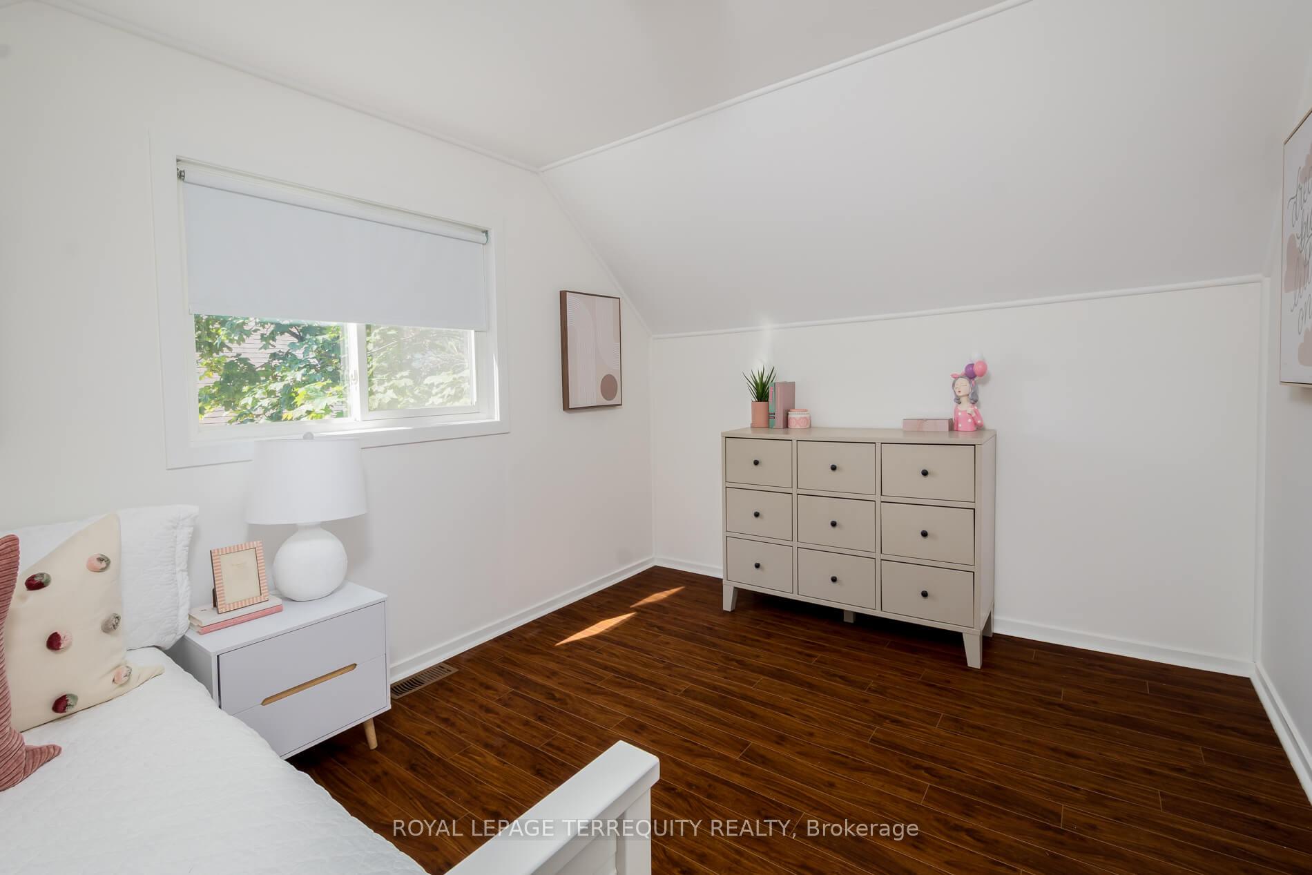 Photo 23 of 120 Exeter Road, Ajax, South East — HOMEH