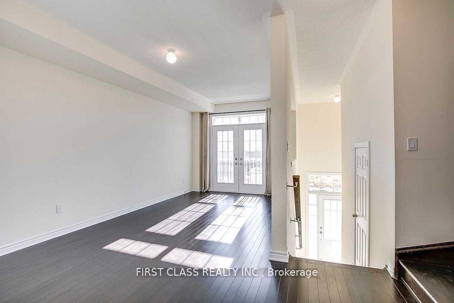 Photo 2 of 126 Farooq Boulevard, Vaughan, Vellore Village — HOMEH
