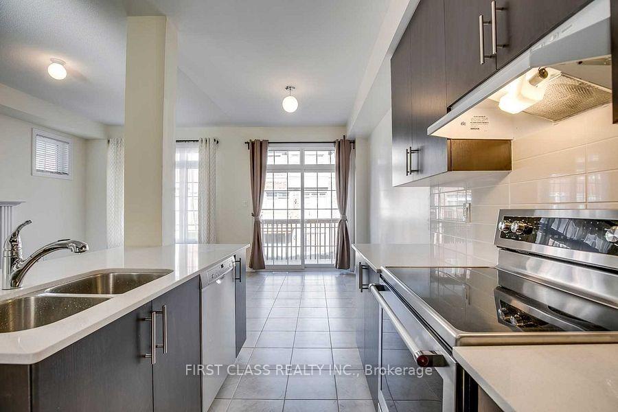Photo 4 of 126 Farooq Boulevard, Vaughan, Vellore Village — HOMEH