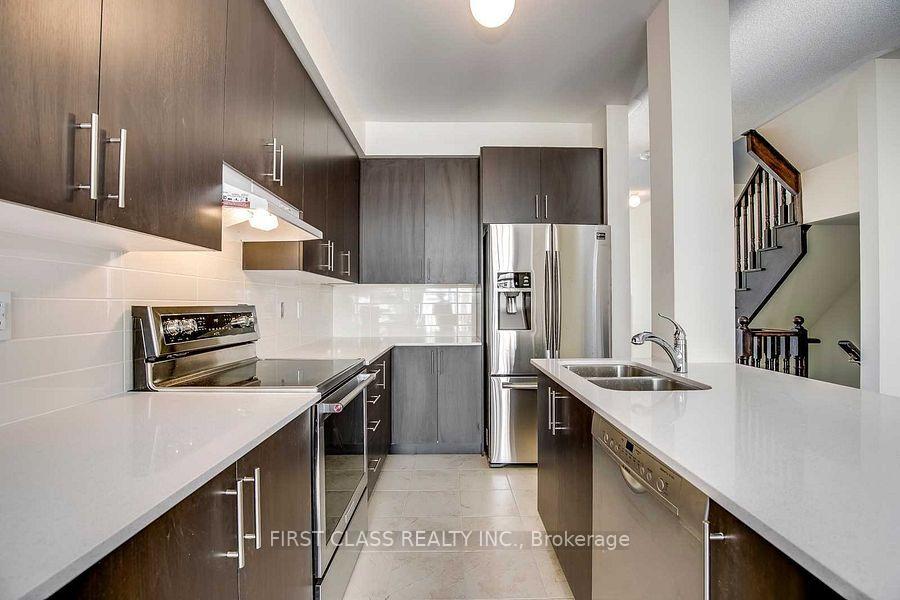 Photo 5 of 126 Farooq Boulevard, Vaughan, Vellore Village — HOMEH