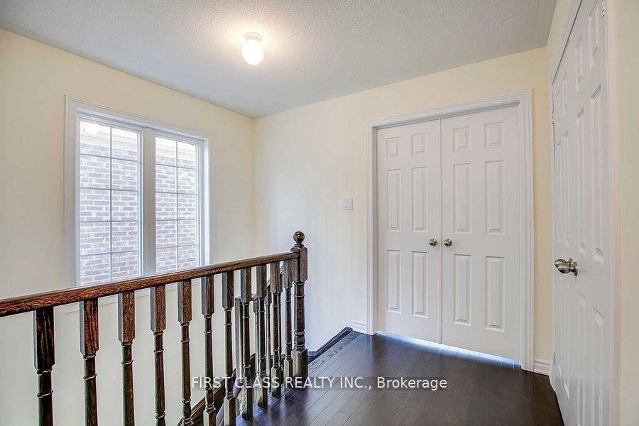 Photo 7 of 126 Farooq Boulevard, Vaughan, Vellore Village — HOMEH