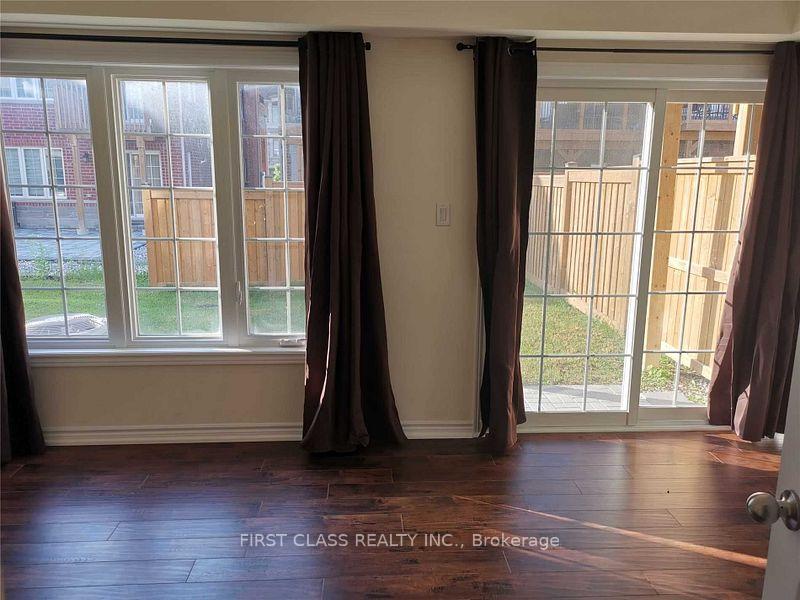 Photo 12 of 126 Farooq Boulevard, Vaughan, Vellore Village — HOMEH