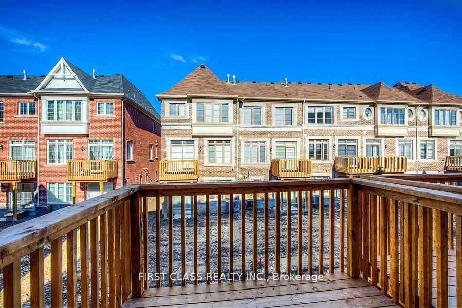 Photo 14 of 126 Farooq Boulevard, Vaughan, Vellore Village — HOMEH