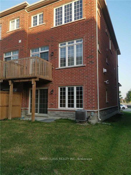 Photo 15 of 126 Farooq Boulevard, Vaughan, Vellore Village — HOMEH