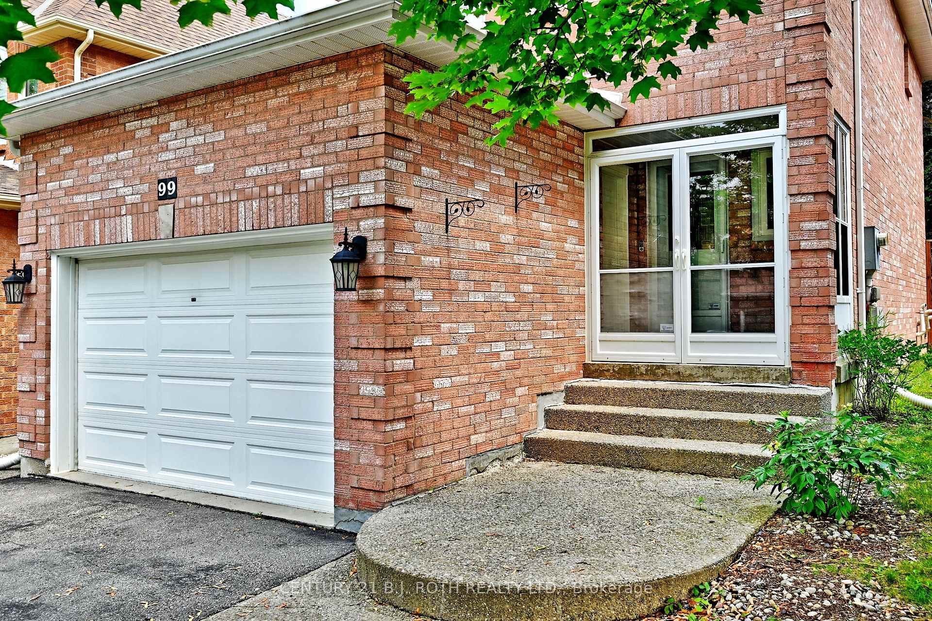 Photo 3 of 99 Sandfield Drive, Aurora, Aurora Highlands — HOMEH
