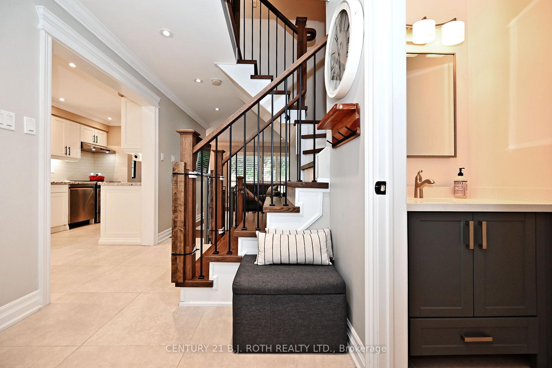 Photo 16 of 99 Sandfield Drive, Aurora, Aurora Highlands — HOMEH