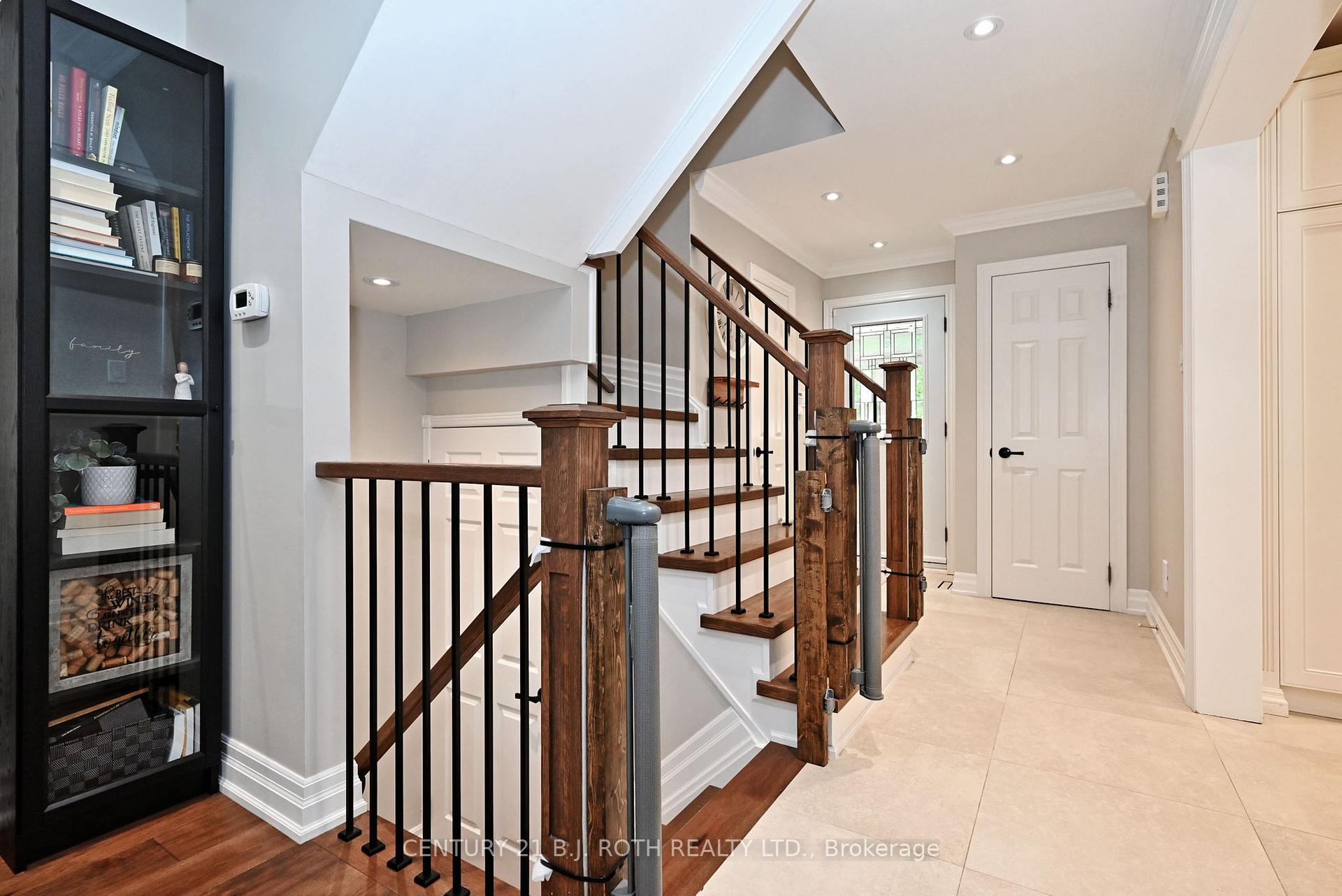 Photo 4 of 99 Sandfield Drive, Aurora, Aurora Highlands — HOMEH