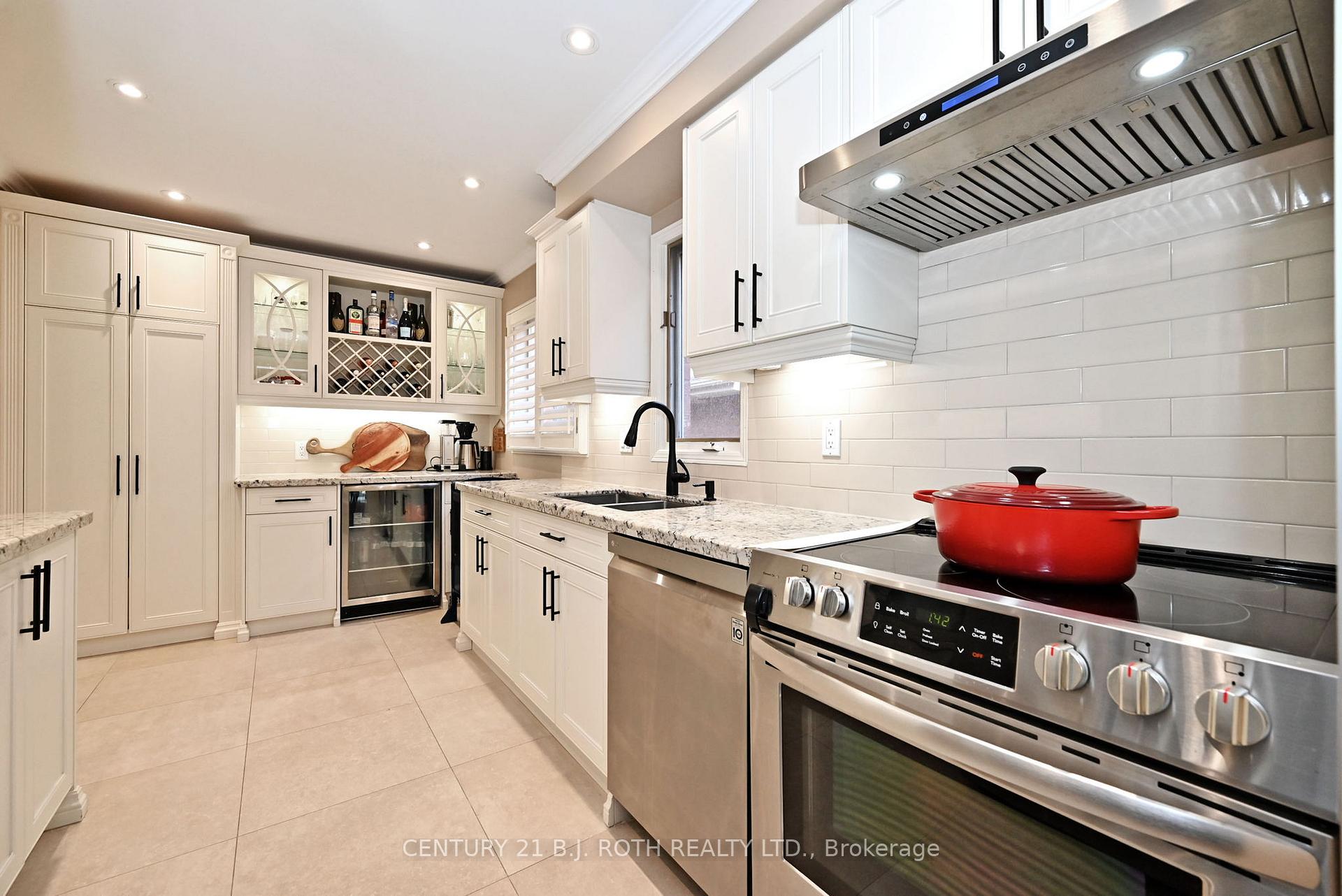 Photo 9 of 99 Sandfield Drive, Aurora, Aurora Highlands — HOMEH