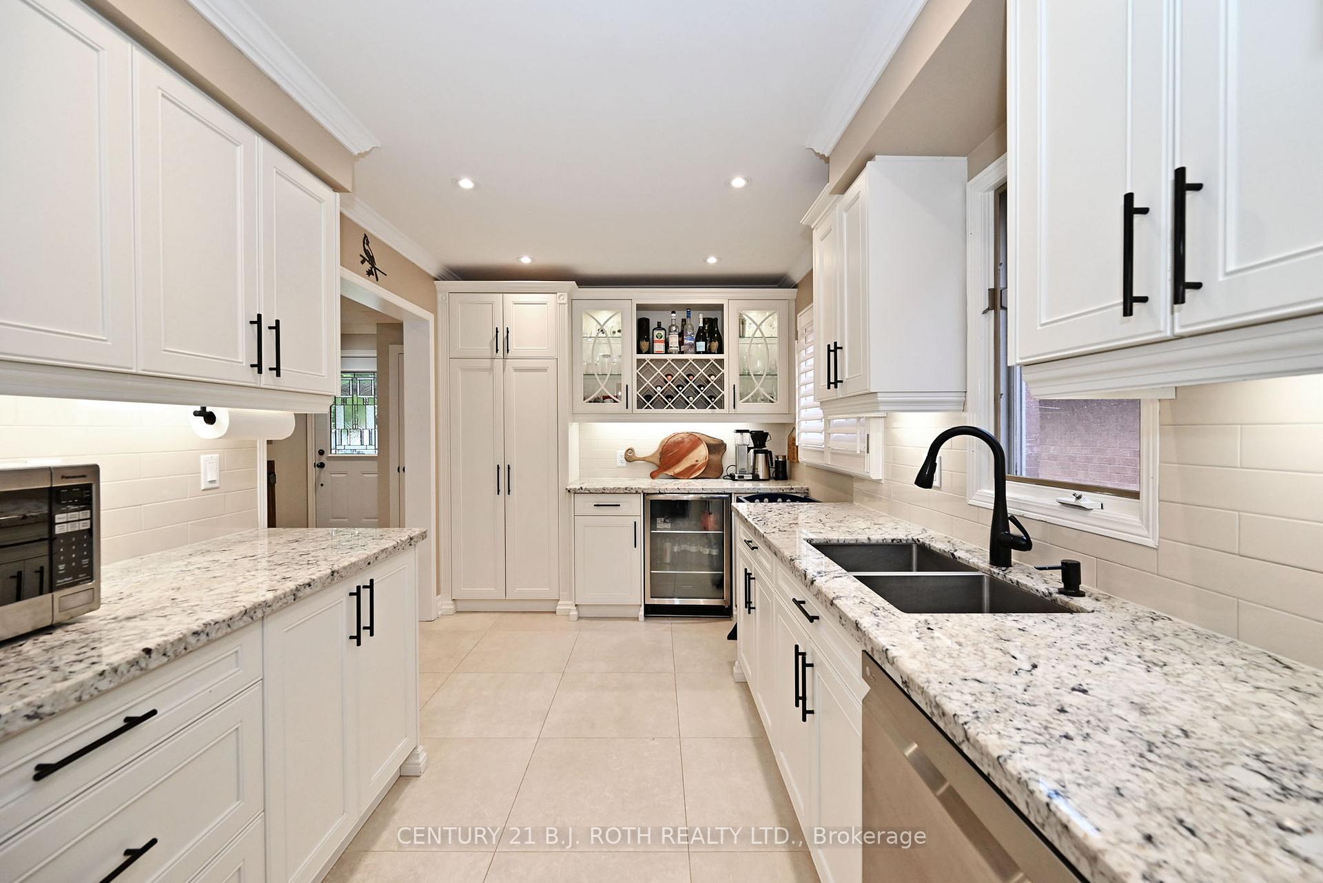 Photo 10 of 99 Sandfield Drive, Aurora, Aurora Highlands — HOMEH