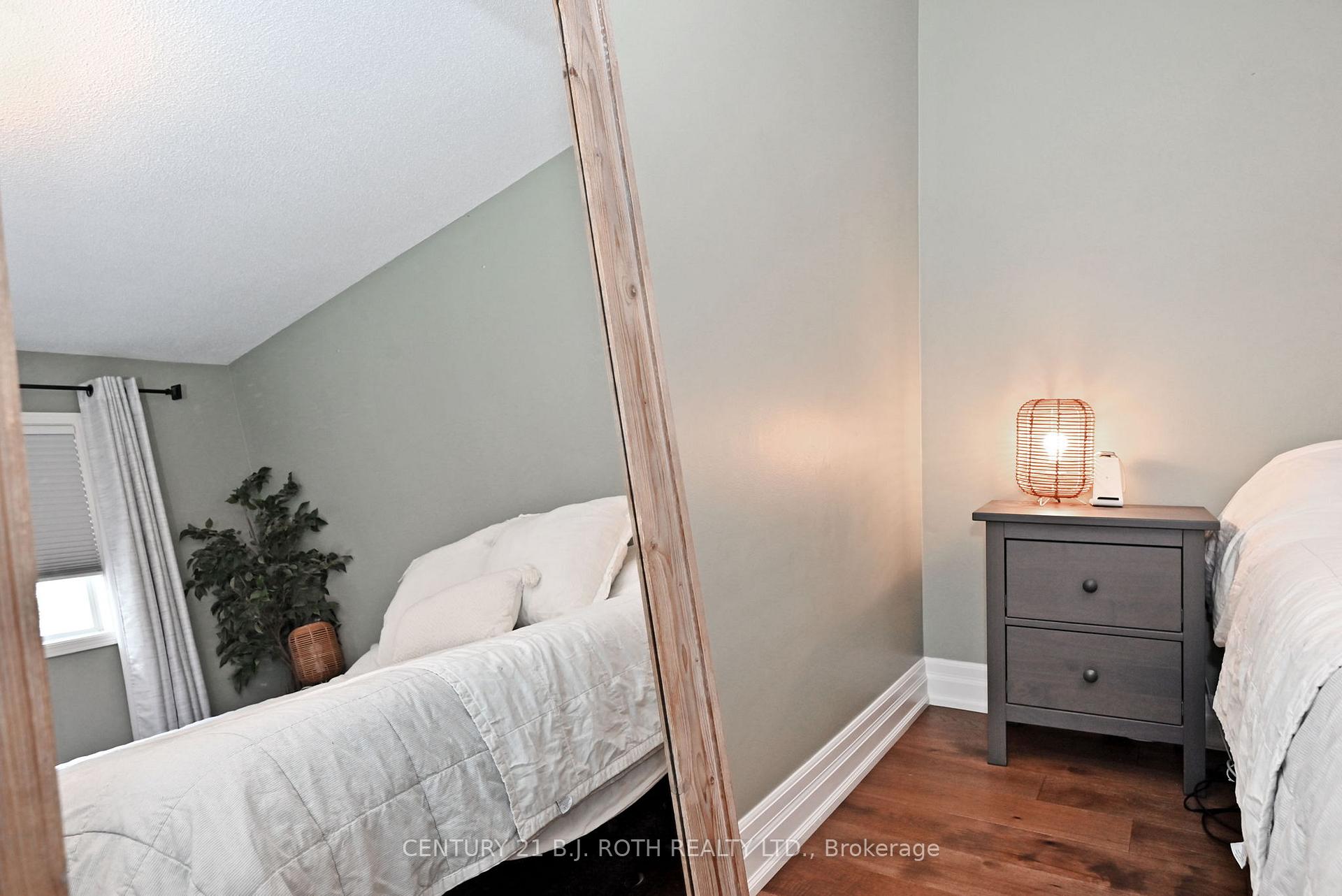Photo 15 of 99 Sandfield Drive, Aurora, Aurora Highlands — HOMEH