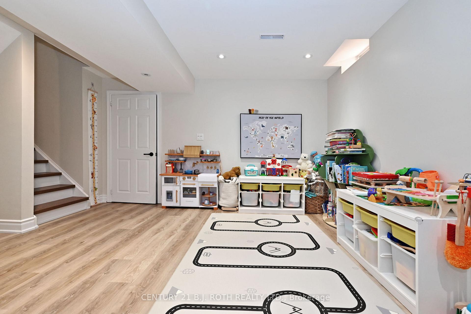 Photo 22 of 99 Sandfield Drive, Aurora, Aurora Highlands — HOMEH